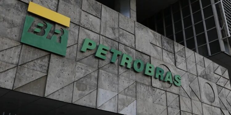 Petrobras implementa desconto no diesel a partir desta segunda-feira