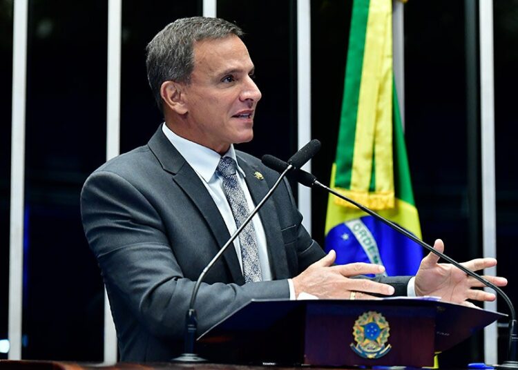 “Uma proposta cria uma camisa de força; a outra dá liberdade”, afirma Marcio Bittar sobre PEC trabalhista