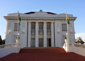 Governo do Acre contesta cautelar do TCE que suspendeu novas nomeações de comissionados