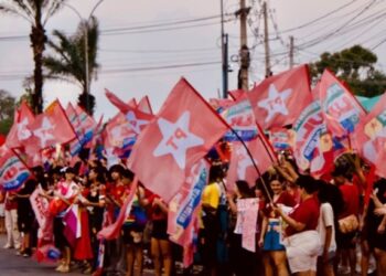 Apoiadores de Lula fazem ato em Rio Branco com pautas trabalhistas e sociais