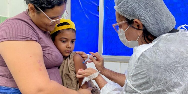 Rio Branco alcança 98,69% de cobertura contra o sarampo e reforça alerta para vacinação